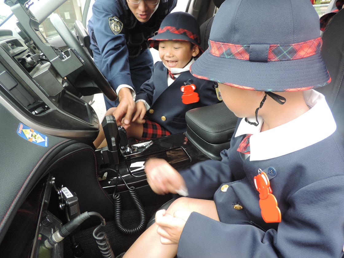 警察署見学 年少 年中 鹿児島県志布志にある幼稚園 しぶし幼稚園