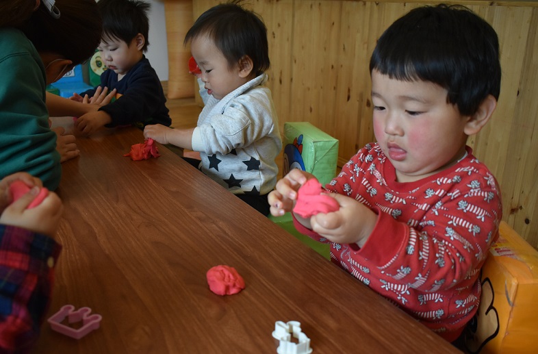 小麦粉粘土遊び ちゅうりっぷ組 鹿児島県志布志にある幼稚園 しぶし幼稚園